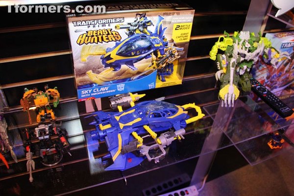 Toy Fair 2013 Transformers Beast Hunters Image  (28 of 30)